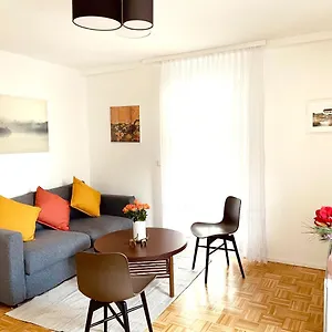 Neues, Stillvoll Eingerichtetes Mit Wintergarten Und Terrasse Apartment